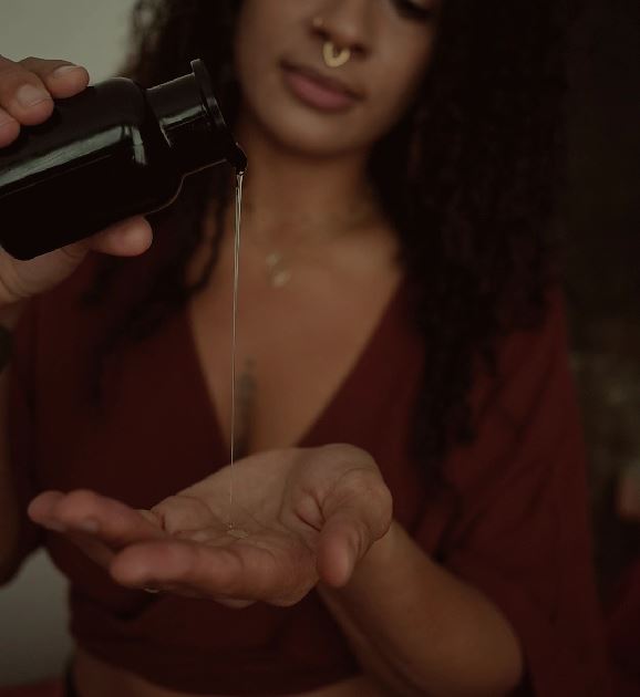 CASTOR OIL PACKS: Ritual For Womb Wellness