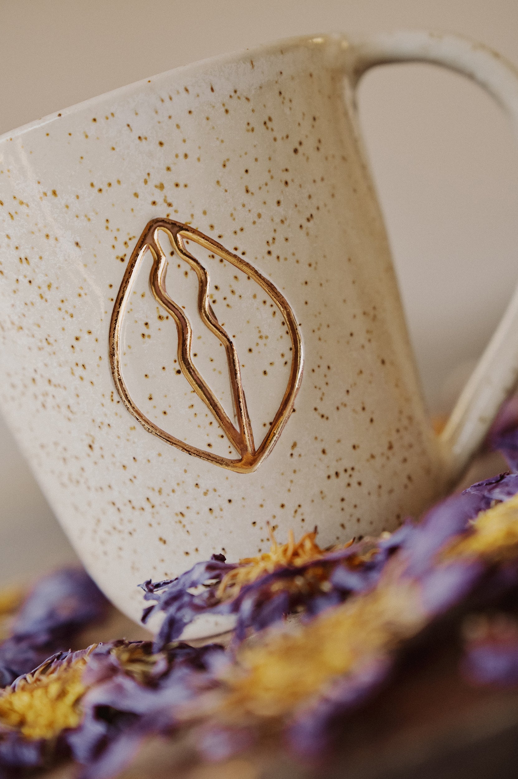 SACRED WOMAN CERAMIC MUG ✦ BY CERAMICA NUA