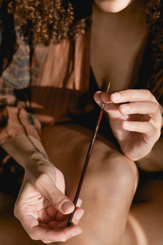 MENSTRUAL PAINT BRUSH
